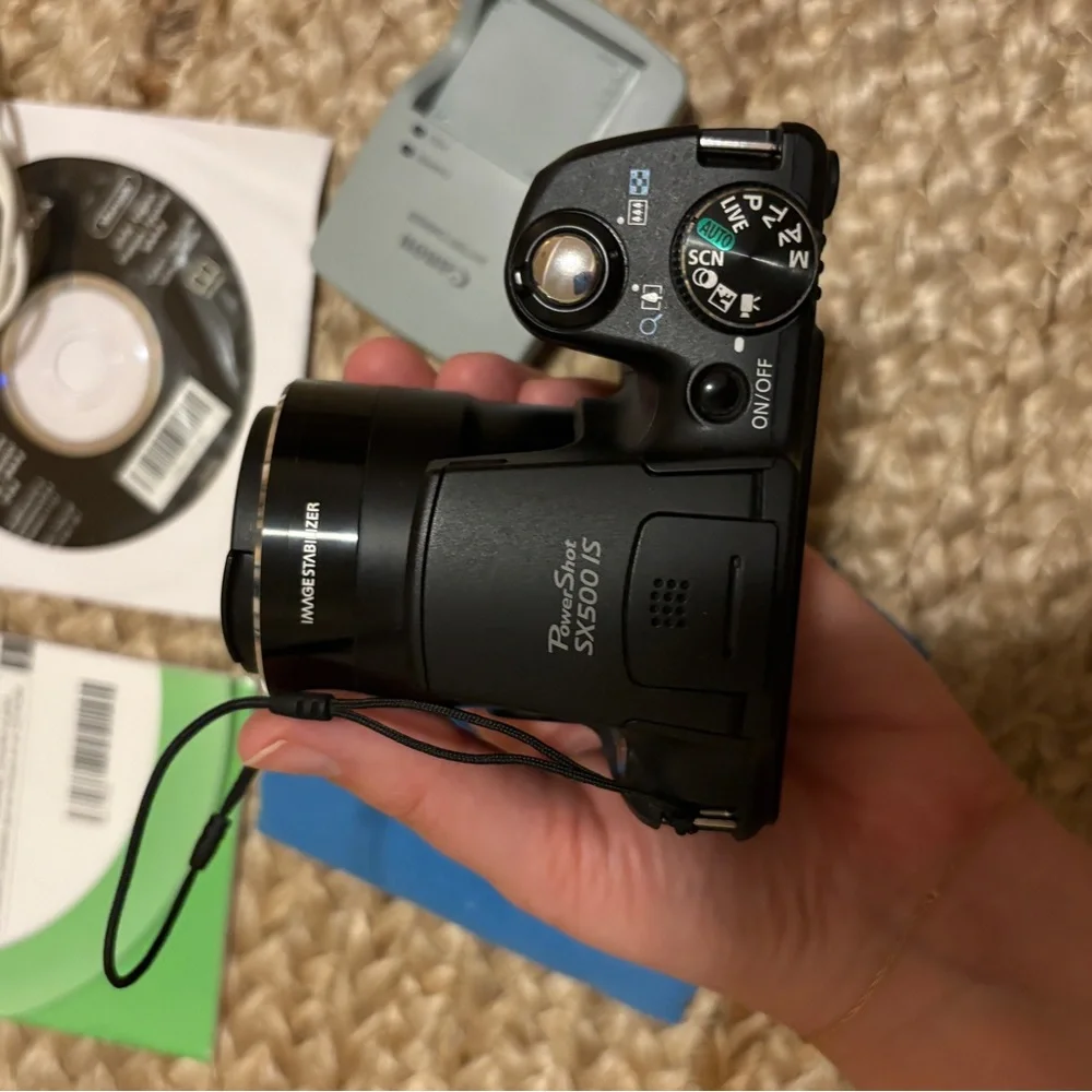 Canon Powershot Sx500 IS Point and shoot digital camera